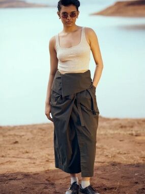 UNRUSH  TABI SKIRT IN OLIVE GREEN
